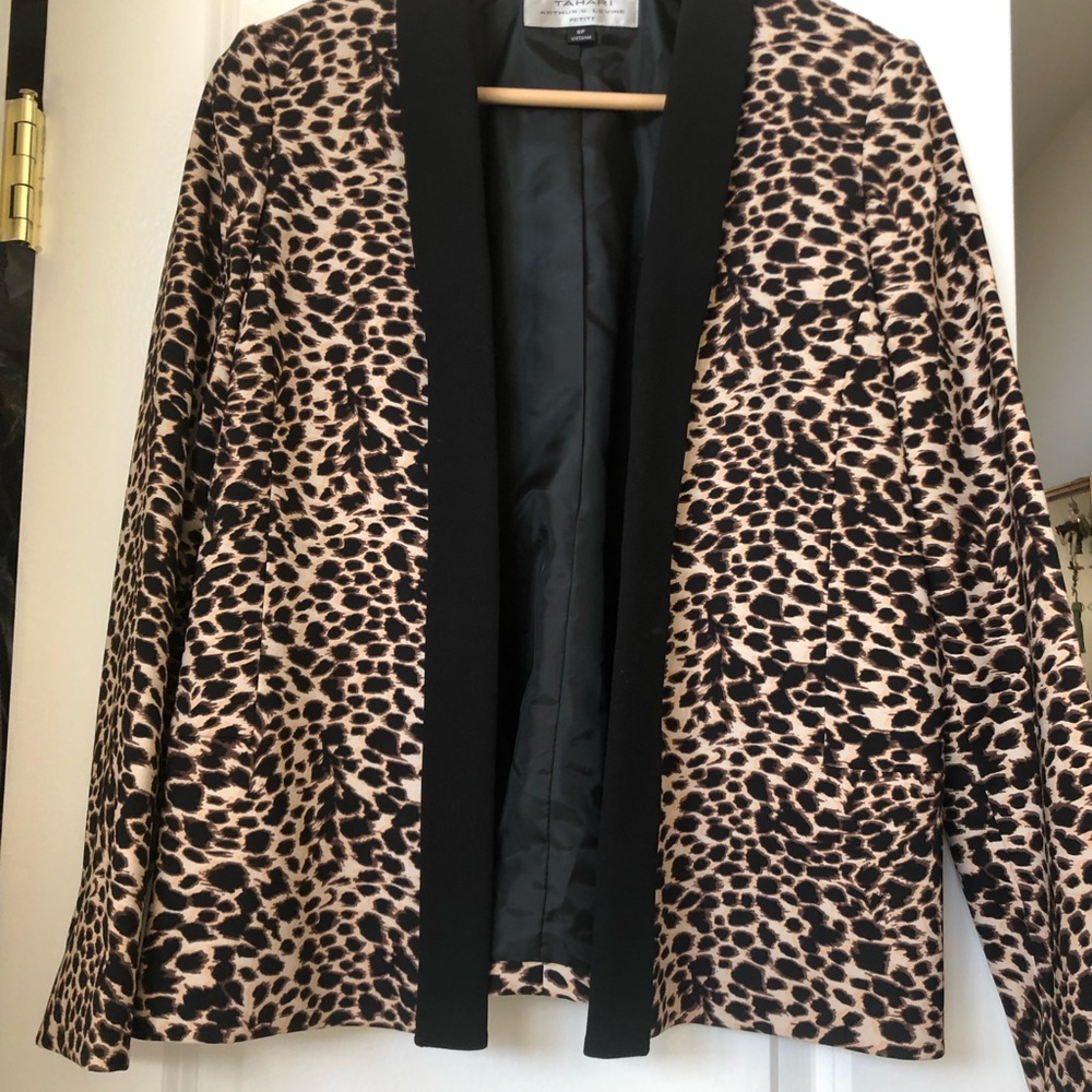 Tahari animal print Blazer